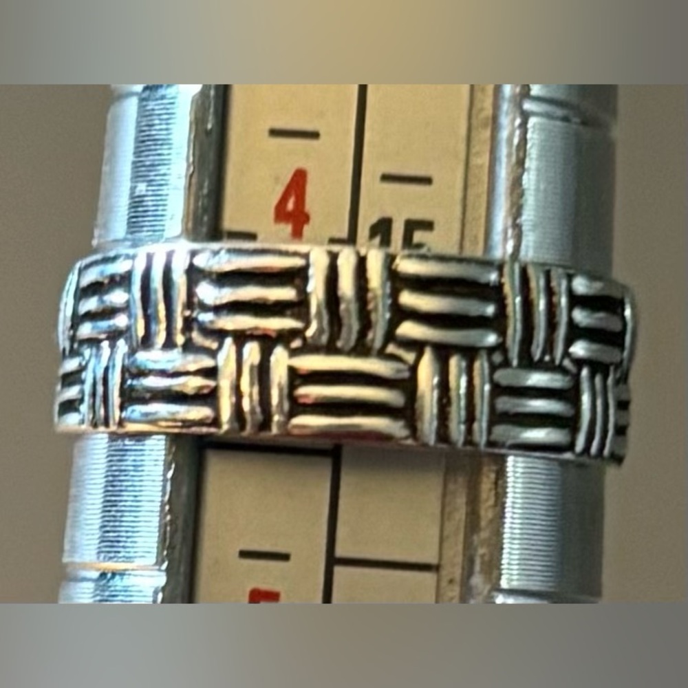 6/27–1 Sterling Silver “Basket Weave” Toe Ring